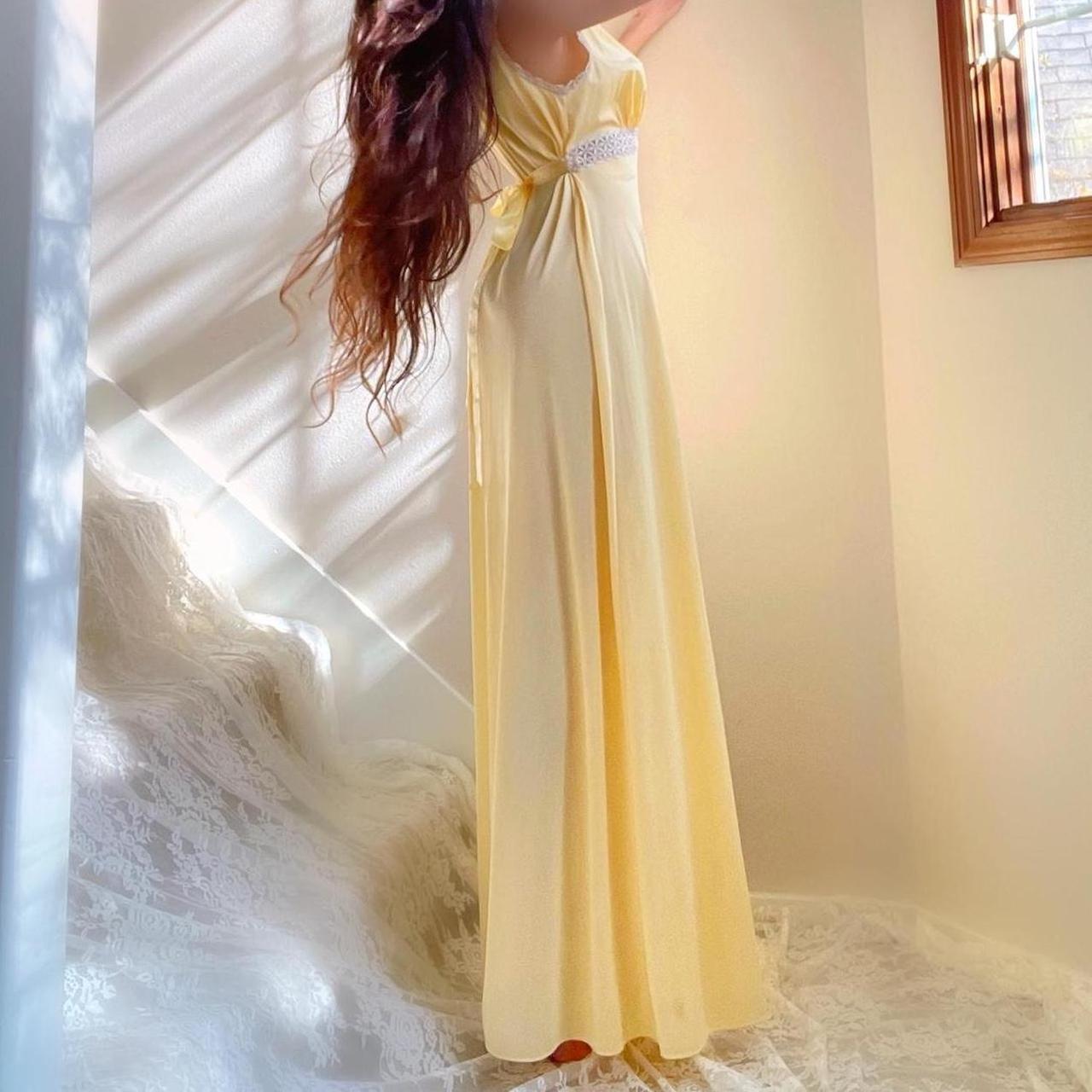 1970s Vanity Fair butter yellow nylon/lace buttoned lingerie gown