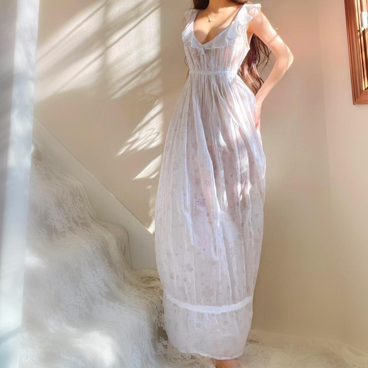 1970s Victoria’s Secret Country white floral prairie cotton ruffled nightgown