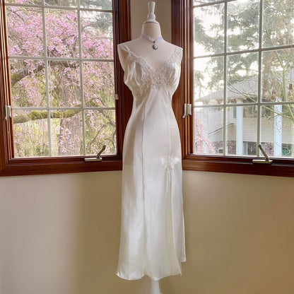 1990s Victoria’s Secret white beaded lace honeymoon bridal lingerie gown