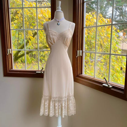 1950s vintage Van Raalte nude nylon/lace lingerie dress