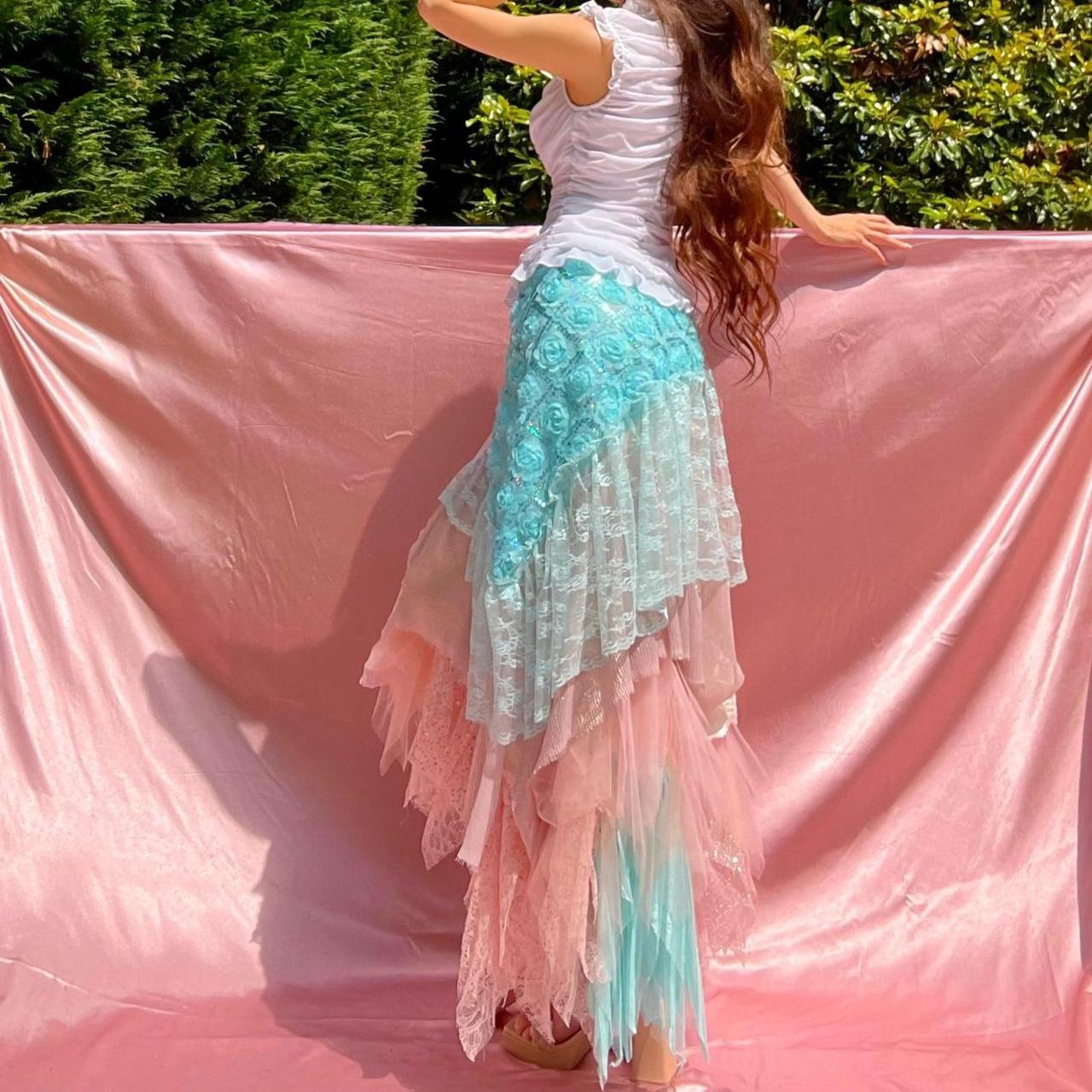 𝑀𝑒𝓇𝓂𝒶𝒾𝒹 𝐹𝒶𝒾𝓇𝓎 𝐿𝒶𝒸𝑒 𝐿𝒶𝓎𝑒𝓇𝑒𝒹 𝑀𝒶𝓍𝒾