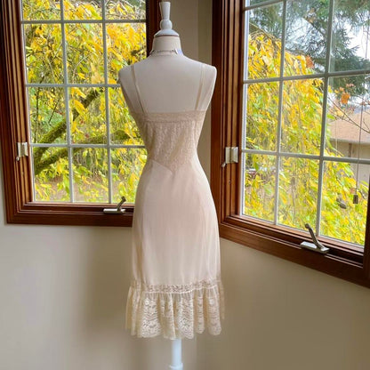 1950s vintage Van Raalte nude nylon/lace lingerie dress