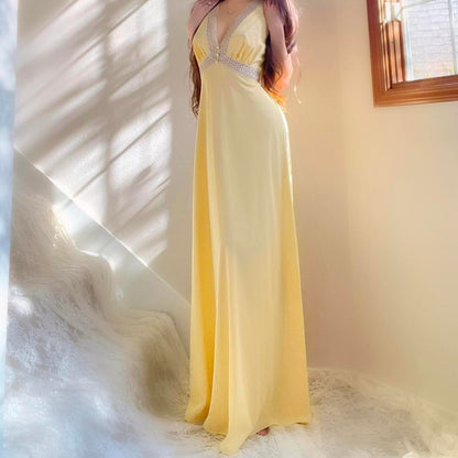 1970s Vanity Fair butter yellow nylon/lace buttoned lingerie gown