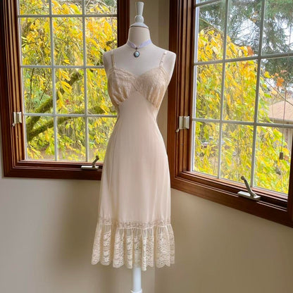 1950s vintage Van Raalte nude nylon/lace lingerie dress